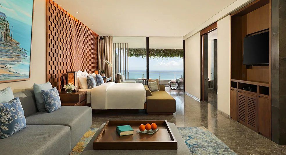 Pool Suite 2